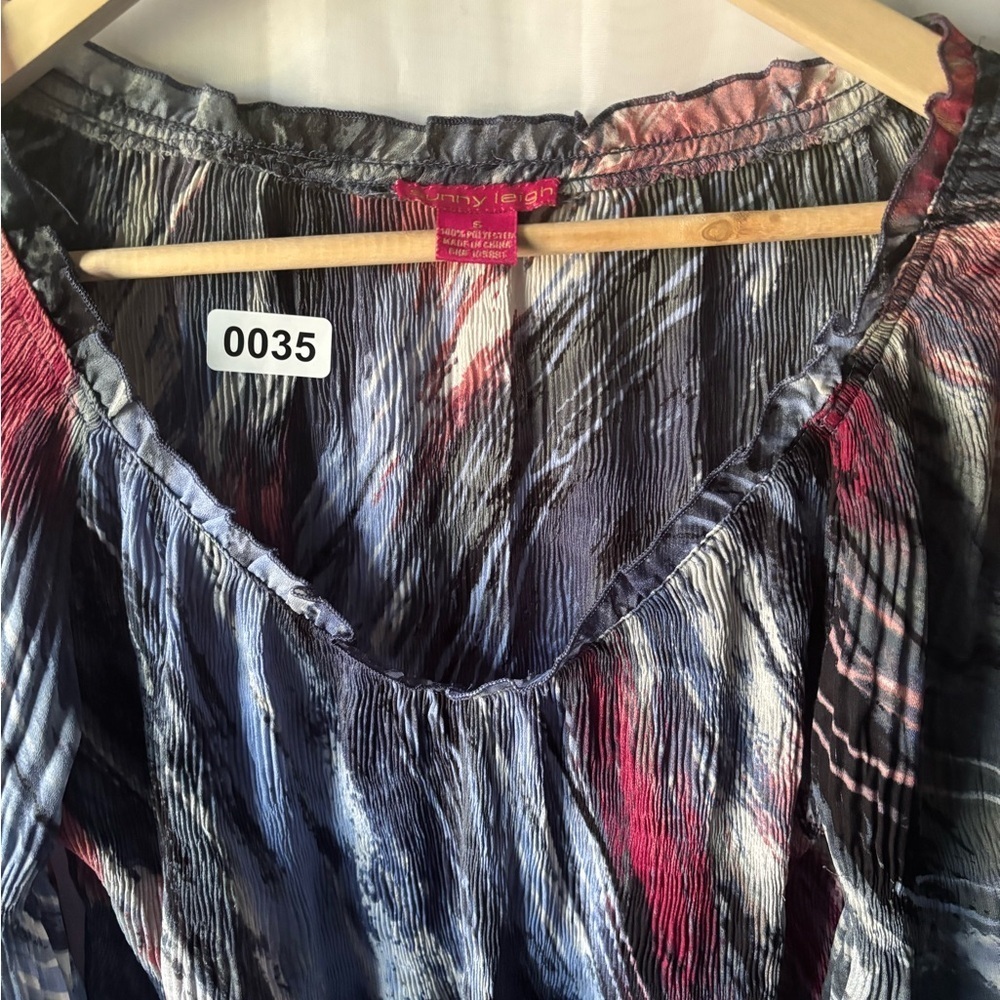 Sunny Leigh Red and Blue Abstract Blouse - Picture 5 of 5